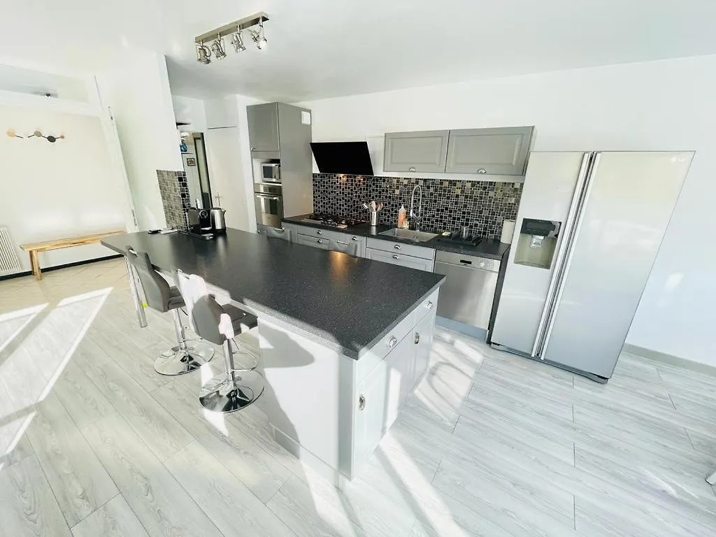 Flatshare Colocation 4 Close To Geneva Apartment Saint-Genis-Pouilly