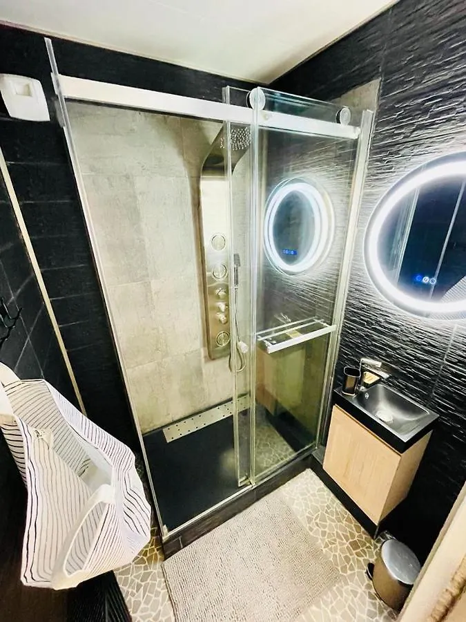 Flatshare Colocation 4 Close To Geneva Apartment Saint-Genis-Pouilly